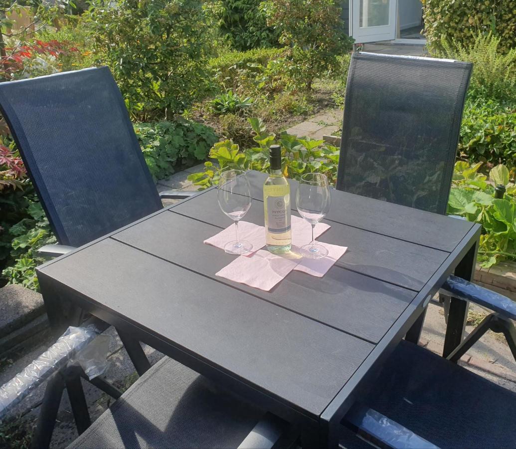 Cottage Geestmerambacht, Een Nieuw Vrijstaande Sfeervol En Landelijk Gelegen Vakantiewoning Koedijk Eksteriør billede